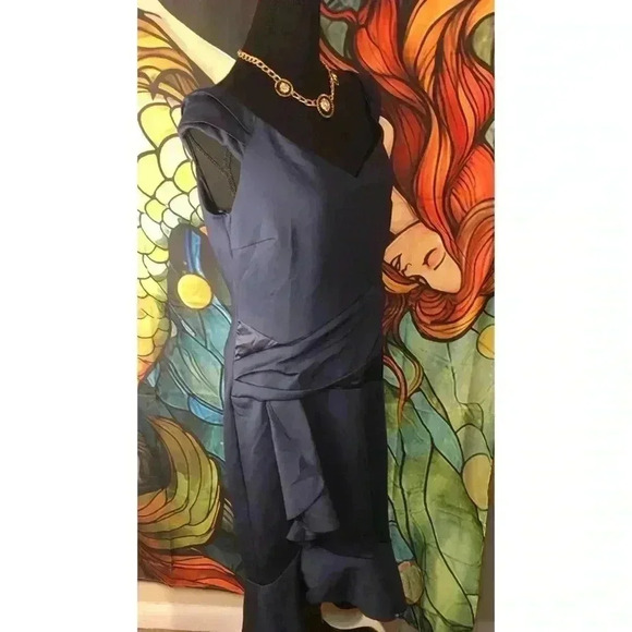 Venus Ruffle detail Dress size Large - Picture 4 of 10